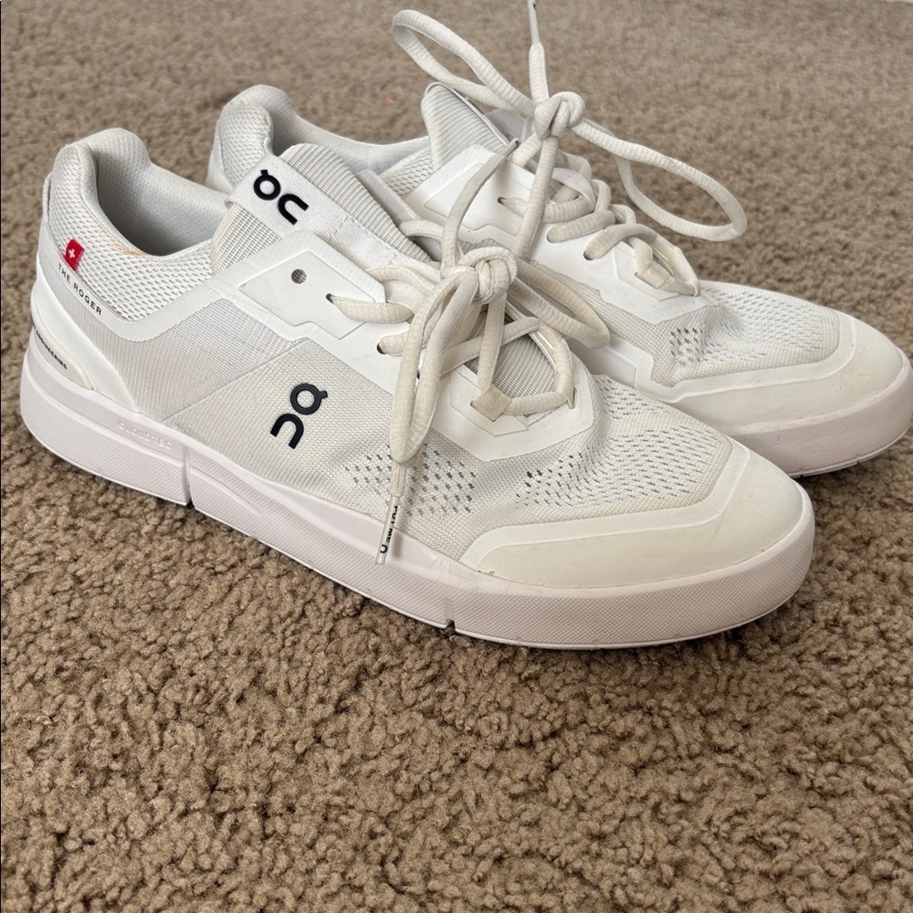 On Cloud “On The Roger” Spin White Sneaker, worn twice